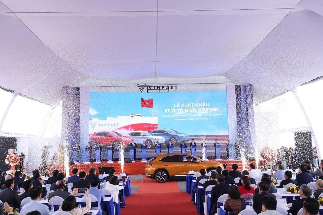 VinFast VF8 2023 xuất mỹ khác gì so với xe trong nước